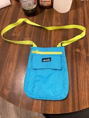 Kavu Blue Crossbody Bag with Lime Strap